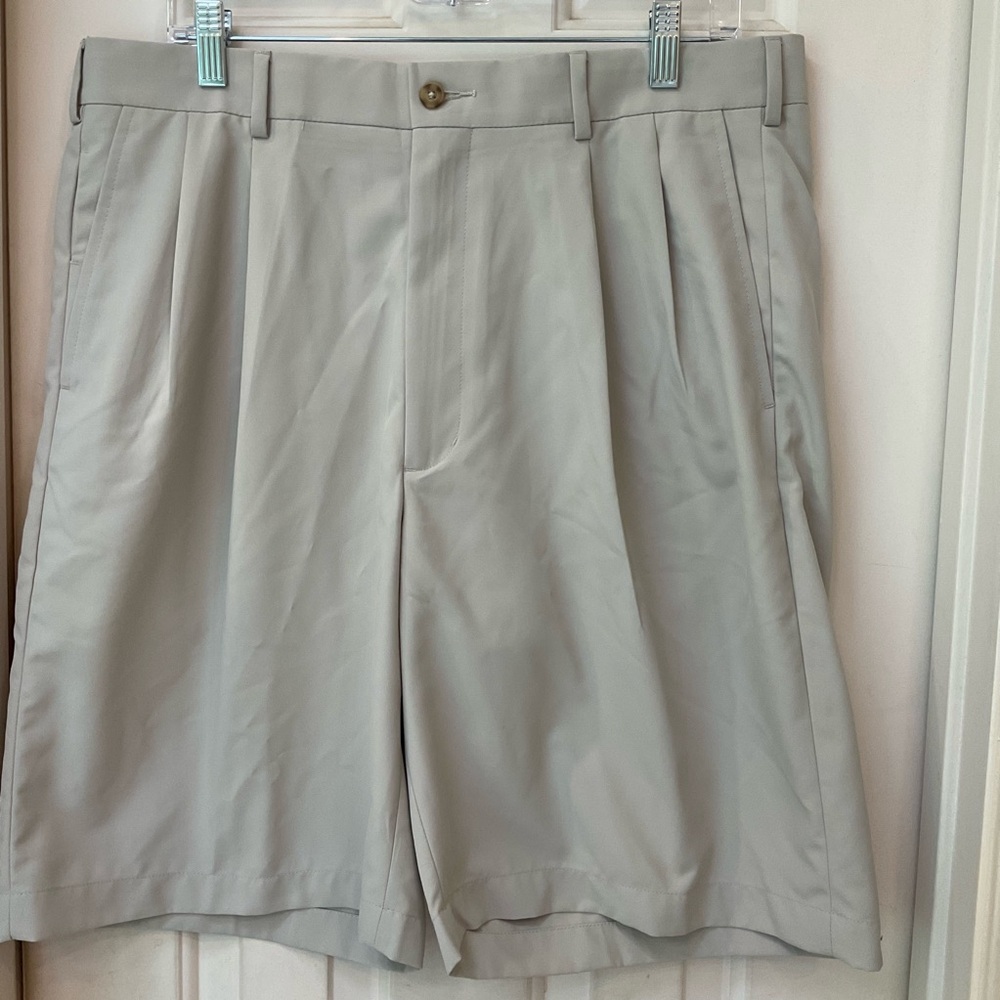 Champions Tour Men’s Shorts NWOT, Pleated Front, Zip, Loops, Side Lockets, Sz 36